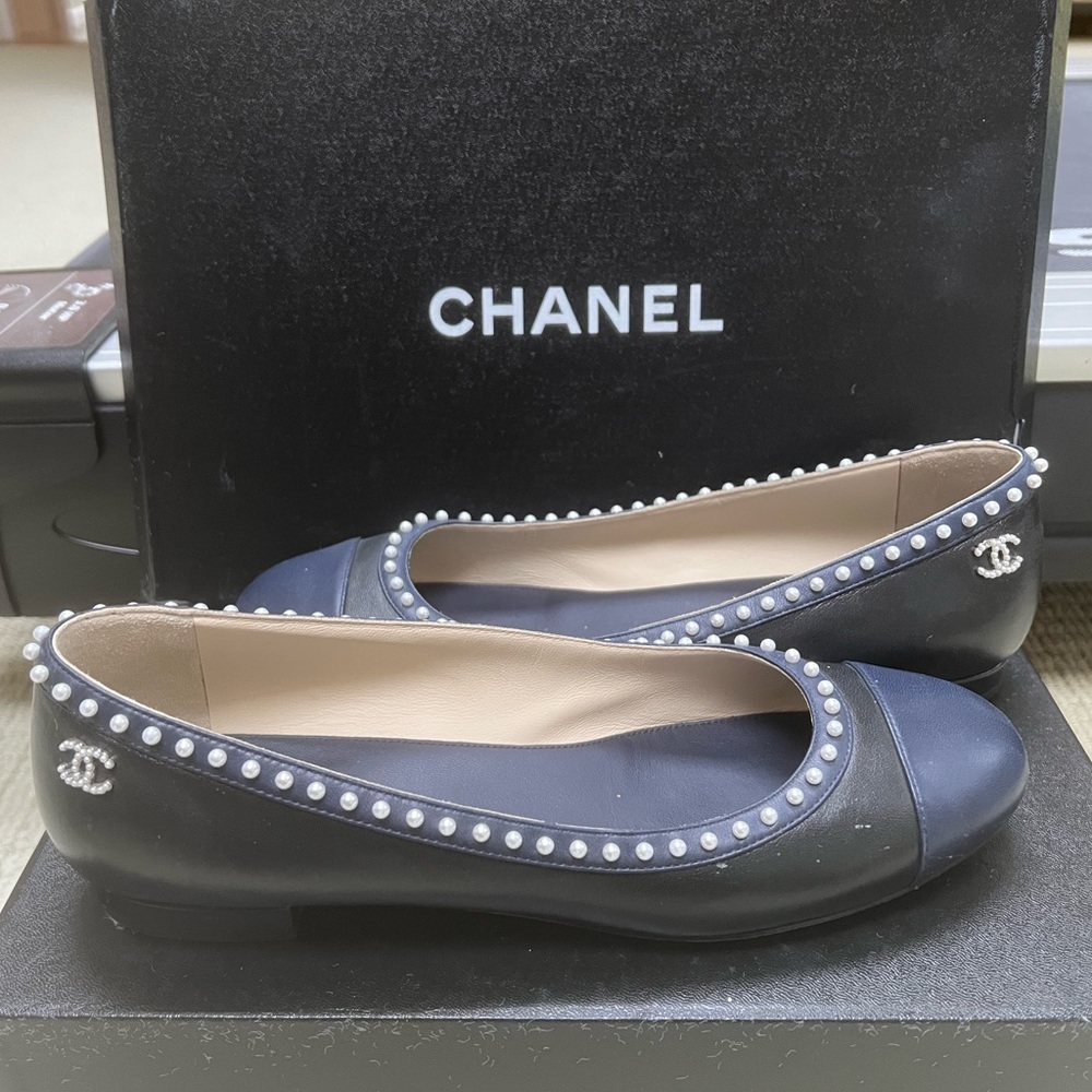 🔴Authentic CHANEL Black & Navy Leather Ballet Flats🔴